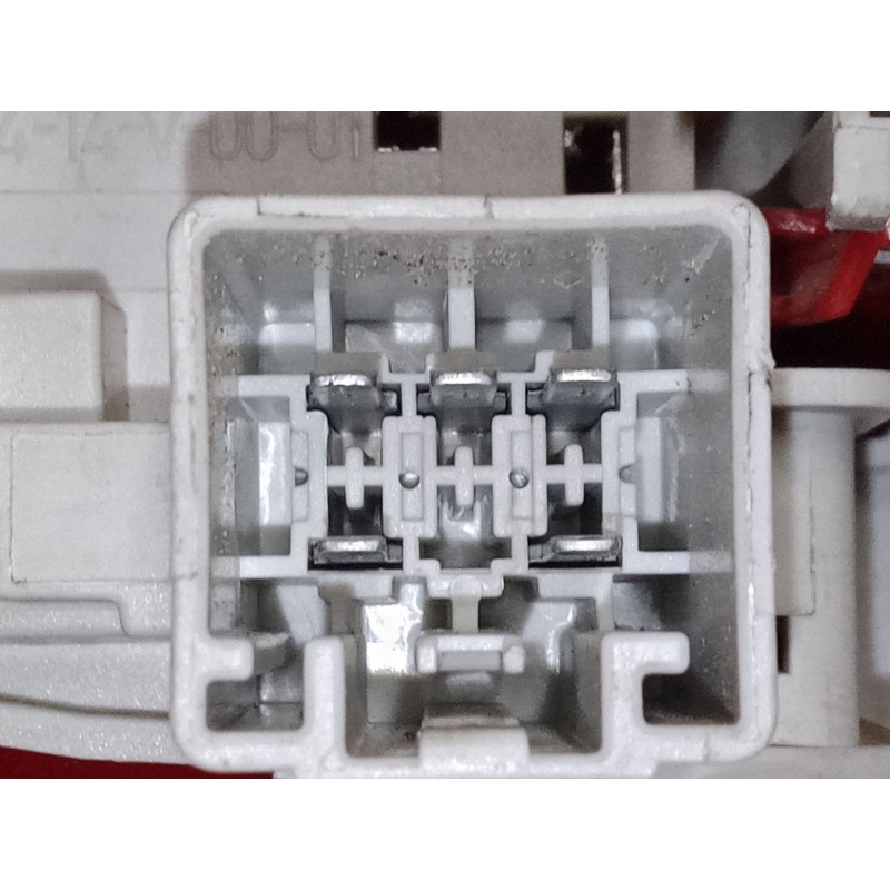 Recambio de piloto trasero derecho para ford fiesta vi (cb1, ccn) 1.4 tdci referencia OEM IAM 8A6113404A  