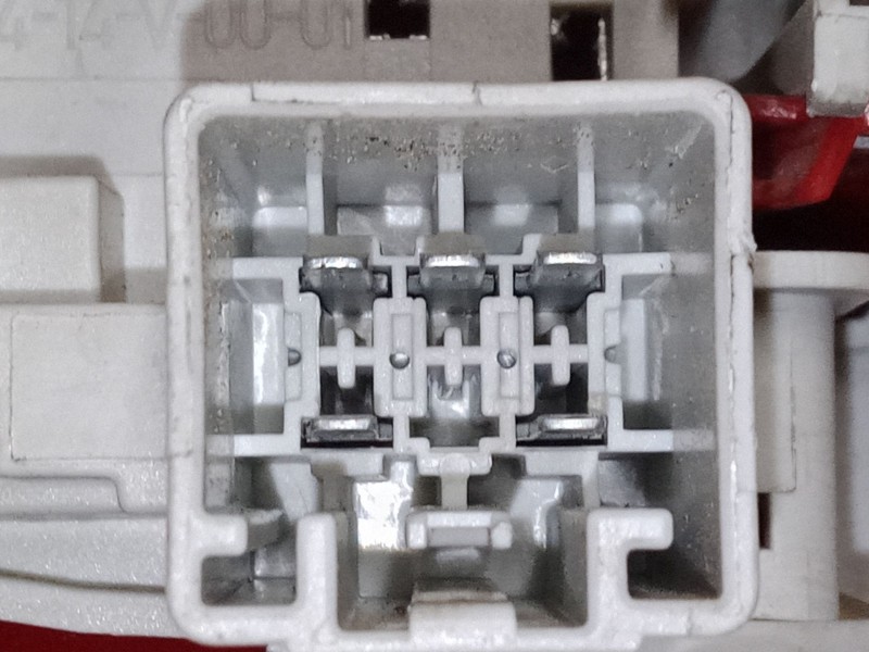 Recambio de piloto trasero derecho para ford fiesta vi (cb1, ccn) 1.4 tdci referencia OEM IAM 8A6113404A  