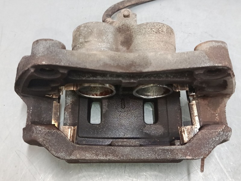 Recambio de pinza freno delantera derecha para nissan pathfinder iii (r51) 2.5 dci referencia OEM IAM   