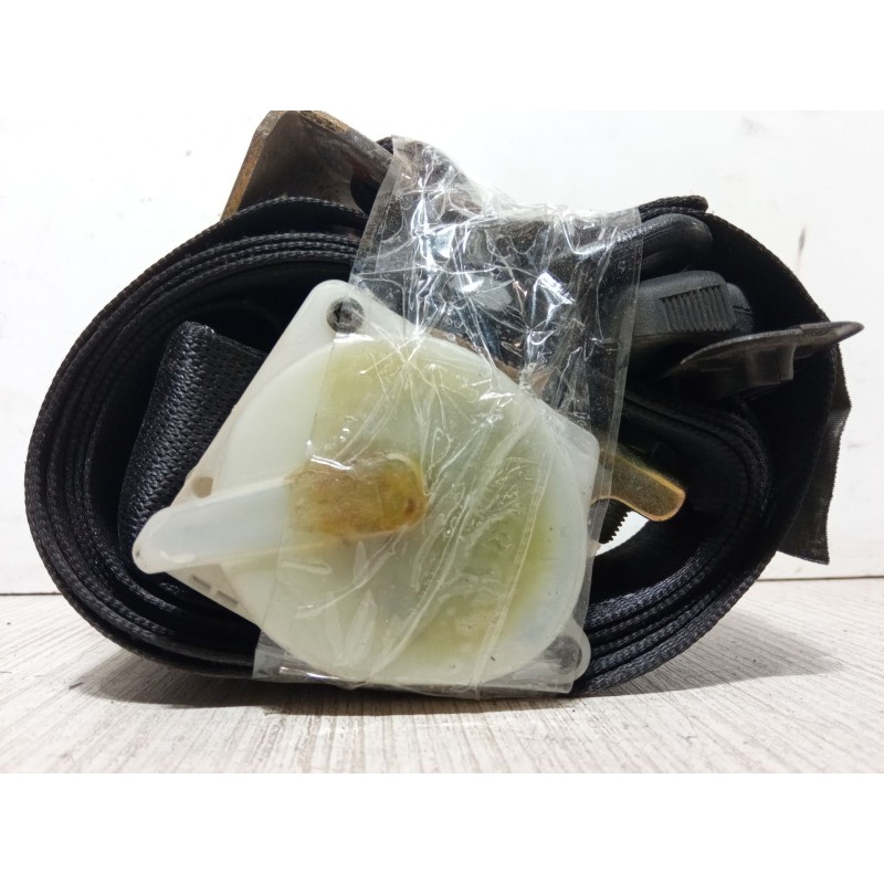 Recambio de cinturon seguridad trasero izquierdo para opel corsa b (s93) 1.0 i 12v (f08, f68, m68) referencia OEM IAM   