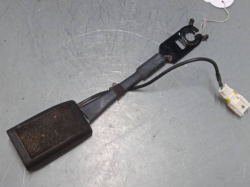 ANCLAJE CINTURON DELANTERO IZQUIERDO 