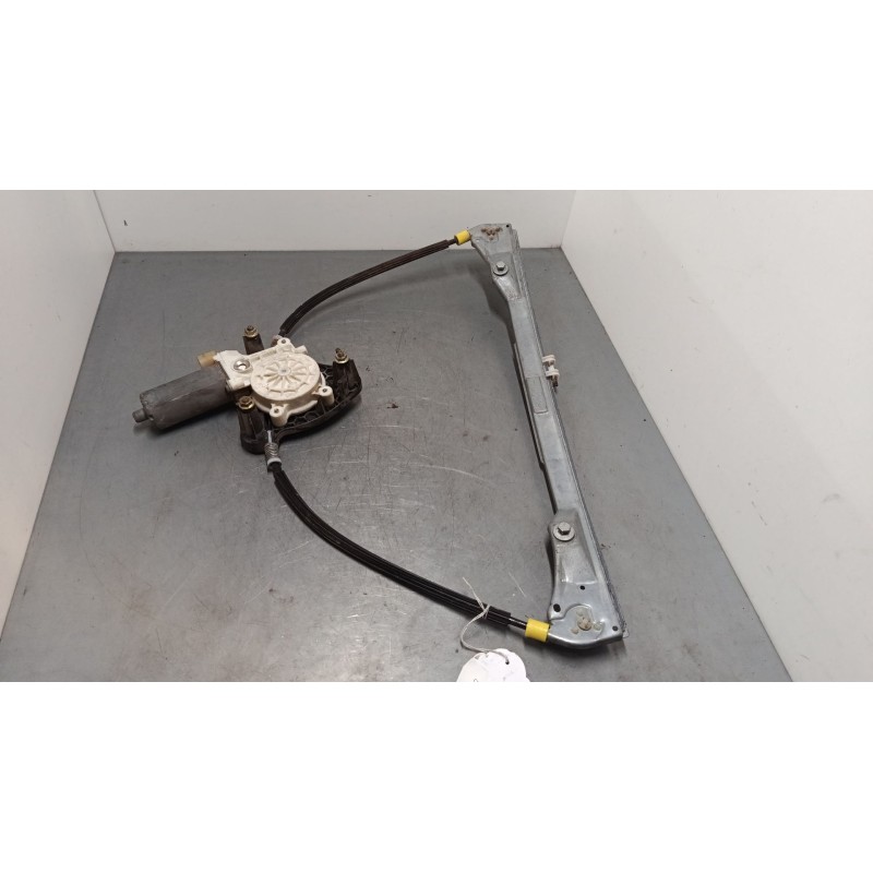Recambio de elevalunas electrico delantero izquierdo para renault clio ii (bb_, cb_) 1.2 (bb0a, bb0f, bb10, bb1k, bb28, bb2d, bb