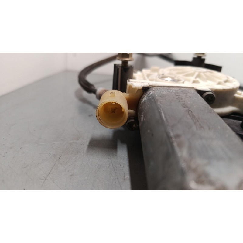 Recambio de elevalunas electrico delantero izquierdo para renault clio ii (bb_, cb_) 1.2 (bb0a, bb0f, bb10, bb1k, bb28, bb2d, bb