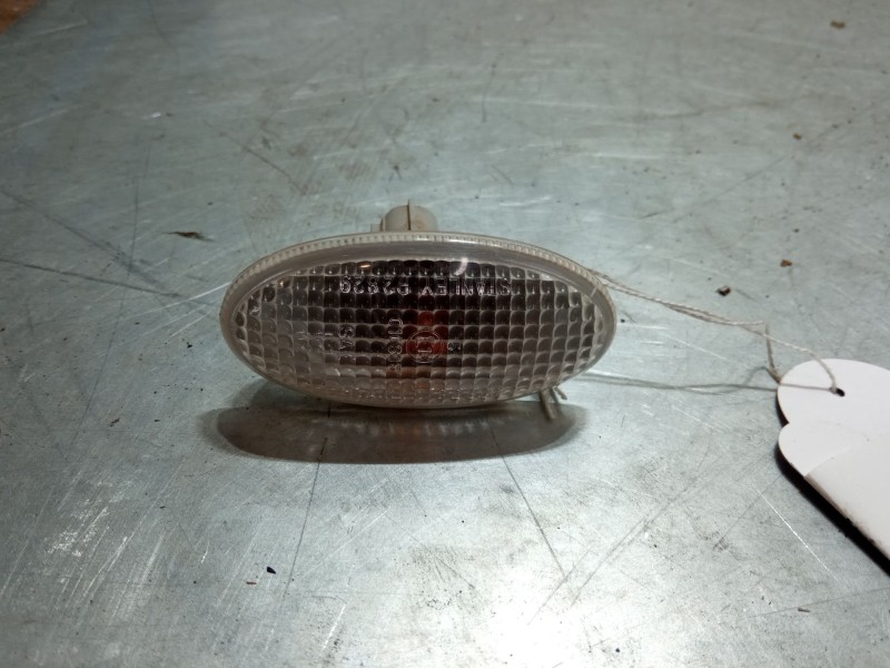 Recambio de intermitente lateral derecho para mazda 2 (dy) 1.6 referencia OEM IAM   