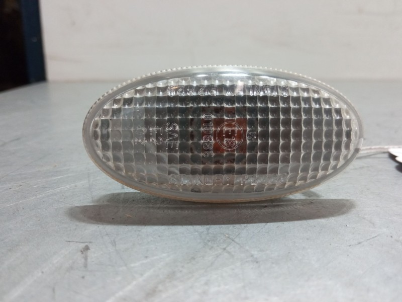 Recambio de intermitente lateral izquierdo para mazda 2 (dy) 1.6 referencia OEM IAM   