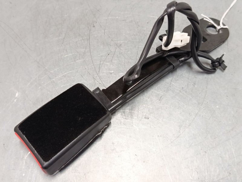 Recambio de anclaje cinturon delantero izquierdo para mg zs suv (azs1) 1.0 t-gdi referencia OEM IAM   