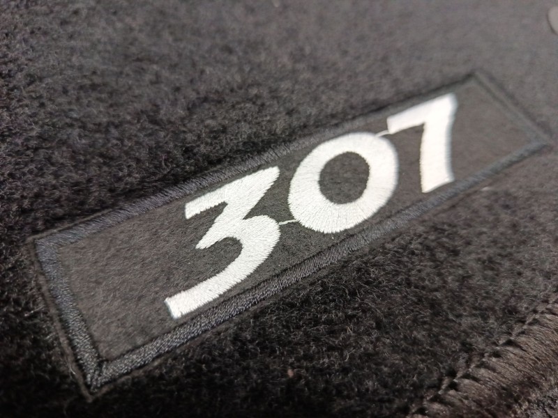 Recambio de conjunto alfombrillas para peugeot 307 break (3e) 1.6 hdi 110 referencia OEM IAM   