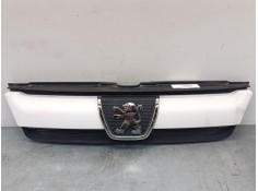 Recambio de rejillas capo para peugeot boxer furgoneta (244) 2.2 hdi referencia OEM IAM 1304703070  
