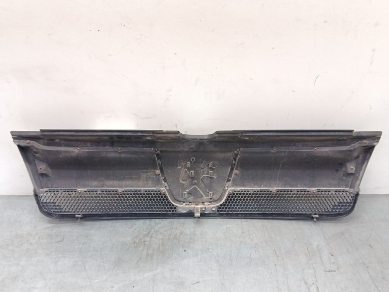 Recambio de rejillas capo para peugeot boxer furgoneta (244) 2.2 hdi referencia OEM IAM 1304703070  