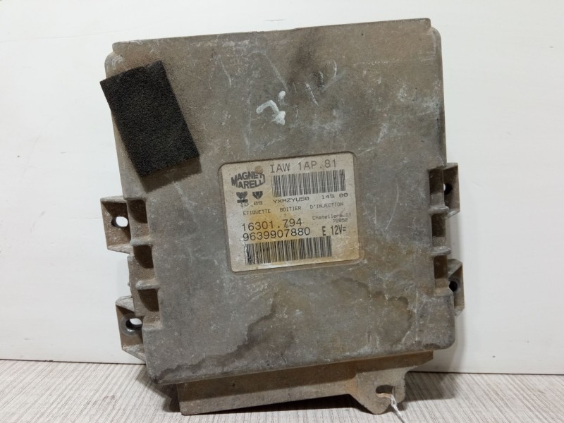 Recambio de centralita motor uce para peugeot 206 hatchback (2a/c) 1.4 i referencia OEM IAM 9639907880  