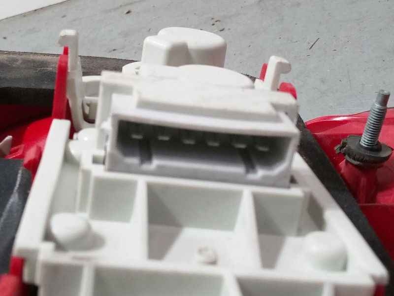 Recambio de piloto trasero izquierdo para audi a2 (8z0) 1.4 tdi referencia OEM IAM   