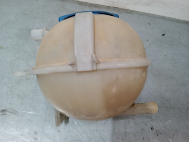 Recambio de deposito expansion para volkswagen polo iv (9n_, 9a_) 1.4 16v referencia OEM IAM   