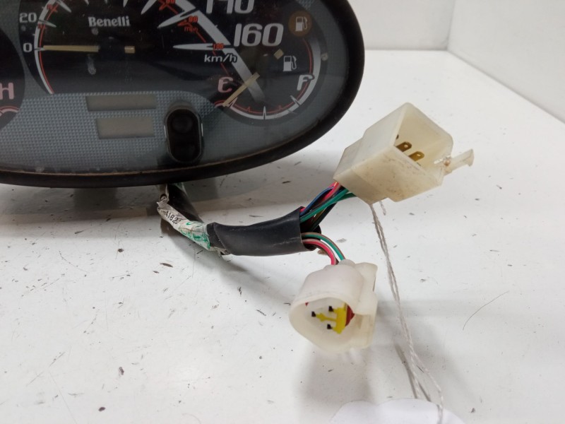 Recambio de cuadro instrumentos para benelli macis 125 referencia OEM IAM qj125t30b  