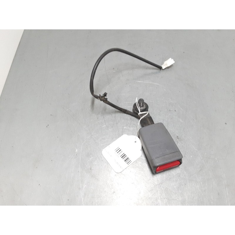Recambio de anclaje cinturon delantero izquierdo para isuzu d-max i (tfr, tfs) 3.0 ditd (tfr85_) referencia OEM IAM   