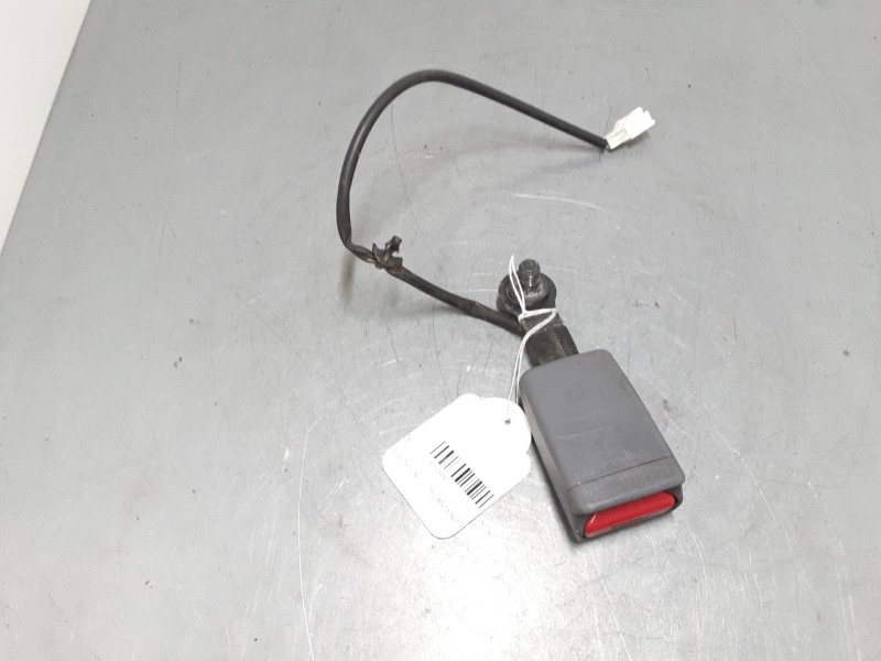 Recambio de anclaje cinturon delantero izquierdo para isuzu d-max i (tfr, tfs) 3.0 ditd (tfr85_) referencia OEM IAM   