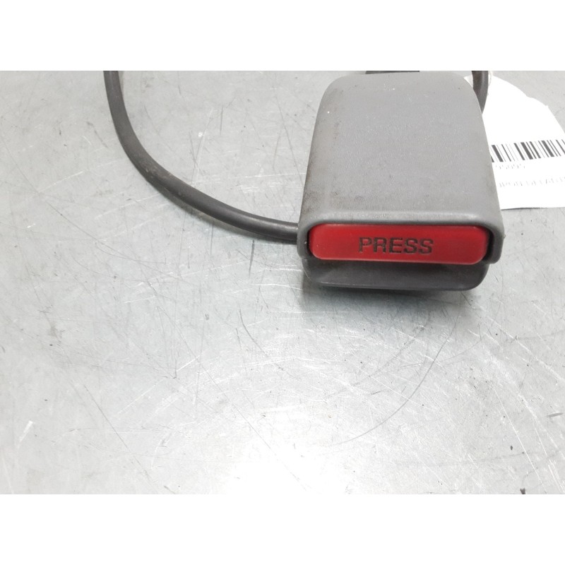 Recambio de anclaje cinturon delantero izquierdo para isuzu d-max i (tfr, tfs) 3.0 ditd (tfr85_) referencia OEM IAM   