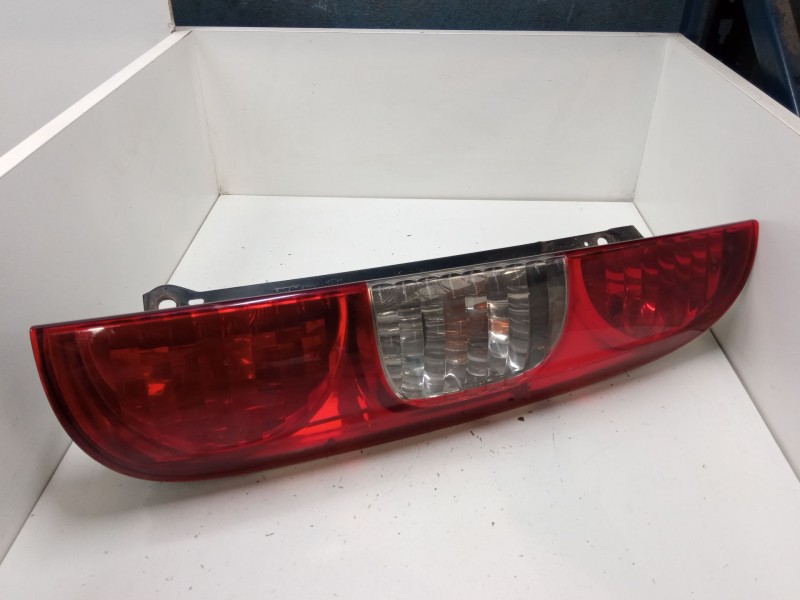 Recambio de piloto trasero derecho para fiat doblo monospace (119_, 223_) 1.9 jtd referencia OEM IAM 20110383  