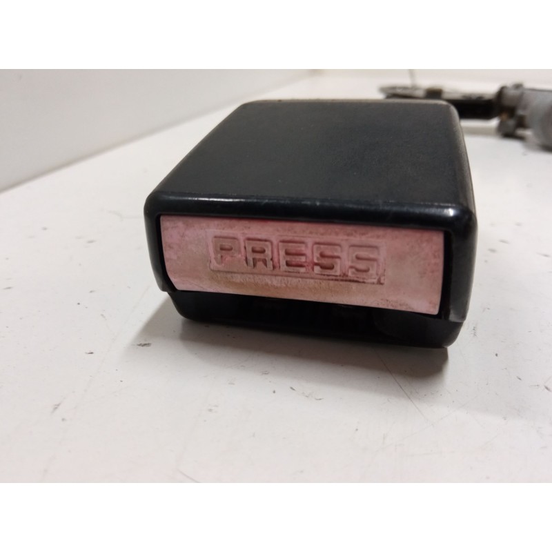 Recambio de anclaje cinturon delantero derecho para peugeot partner monospace (5_, g_) 1.6 hdi 90 referencia OEM IAM   