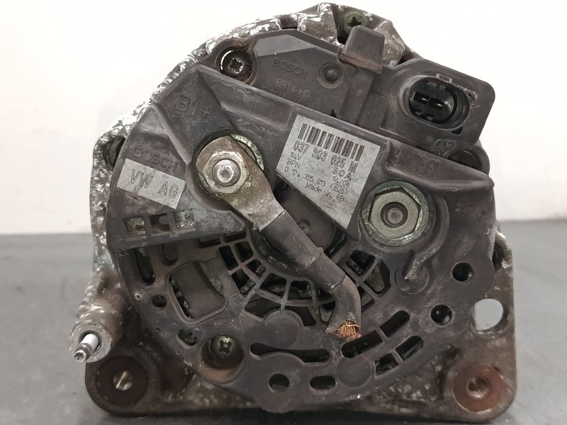 Recambio de alternador para volkswagen polo iv (9n_, 9a_) 1.4 16v referencia OEM IAM 037903025M  