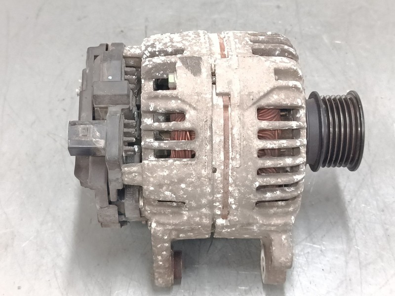 Recambio de alternador para volkswagen polo iv (9n_, 9a_) 1.4 16v referencia OEM IAM 037903025M  