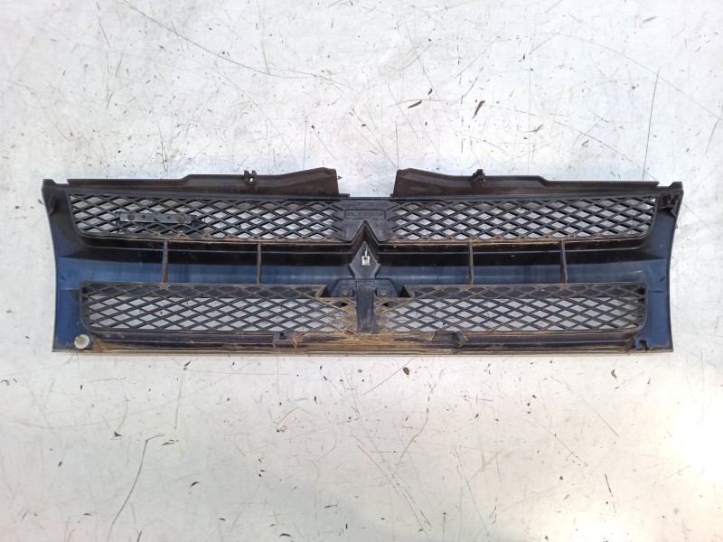 Recambio de rejillas capo para mitsubishi montero io i (h6_w, h7_w) 1.8 (h76w, h66w) referencia OEM IAM   