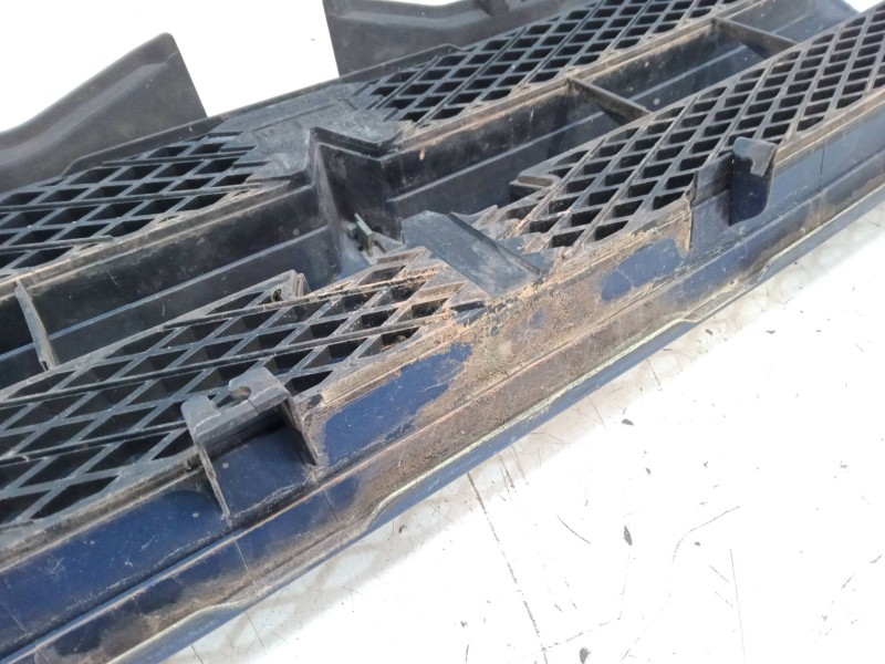 Recambio de rejillas capo para mitsubishi montero io i (h6_w, h7_w) 1.8 (h76w, h66w) referencia OEM IAM   