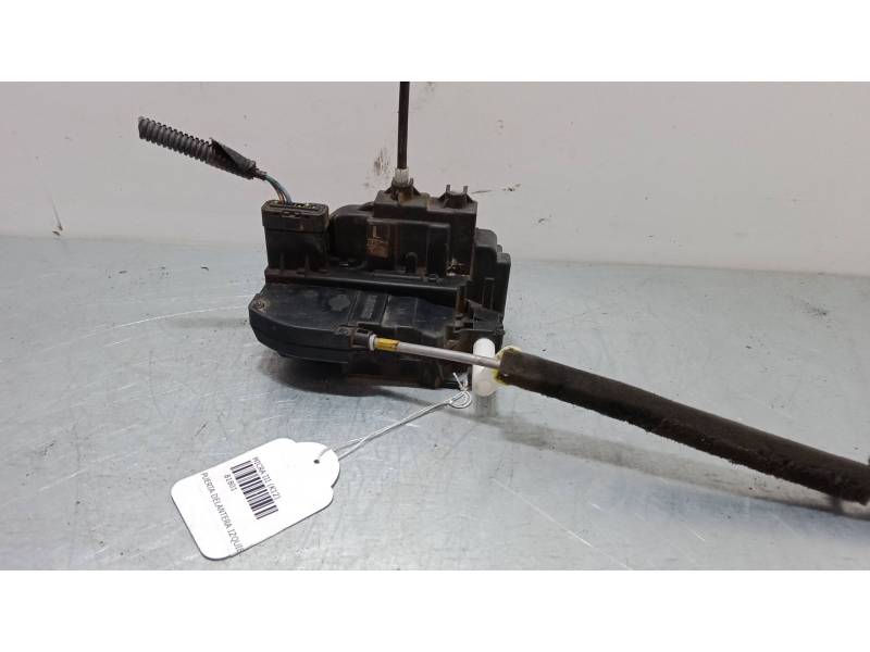 CERRADURA PUERTA DELANTERA IZQUIERDA 