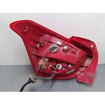 PILOTO TRASERO DERECHO 92402B9000 