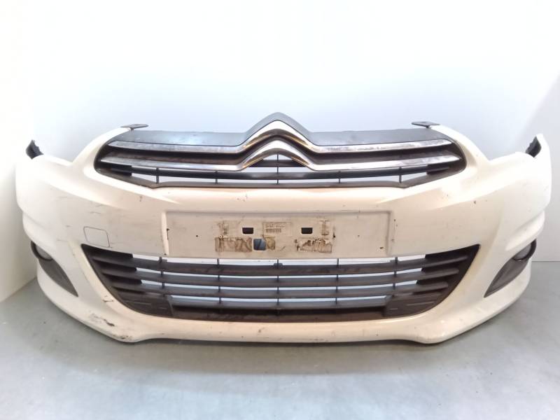 PARAGOLPES DELANTERO 