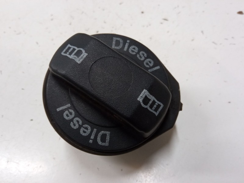 Recambio de tapon combustible para audi a4 b6 avant (8e5) 1.9 tdi referencia OEM IAM   