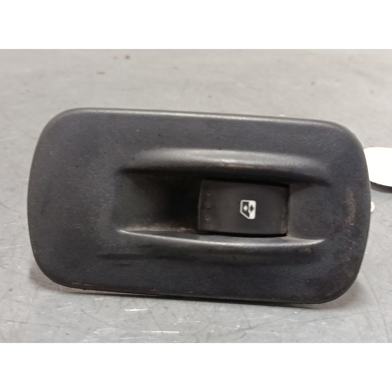 Recambio de mando elevalunas delantero derecho para opel vivaro a furgoneta (x83) 2.0 cdti (f7) referencia OEM IAM   