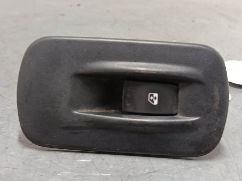 Recambio de mando elevalunas delantero derecho para opel vivaro a furgoneta (x83) 2.0 cdti (f7) referencia OEM IAM   