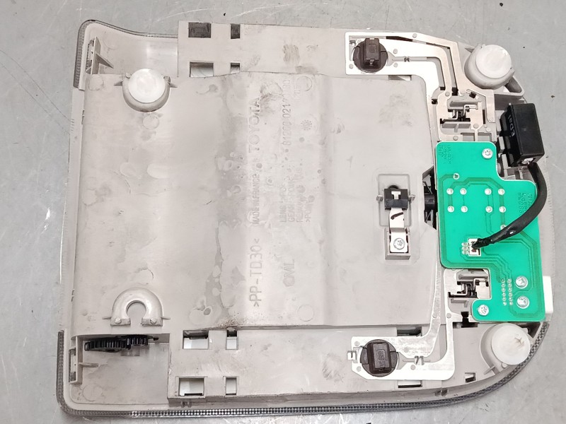 Recambio de luz interior delantera para toyota auris (_e15_) 2.0 d-4d (ade150_) referencia OEM IAM   