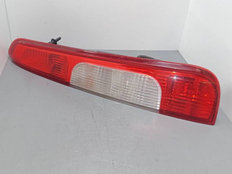 PILOTO TRASERO DERECHO 3M5113A602AA 