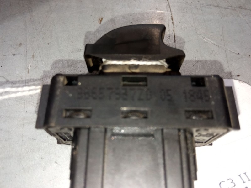 Recambio de mando elevalunas delantero derecho para citroën c3 ii (sc_) 1.0 vti 68 referencia OEM IAM   