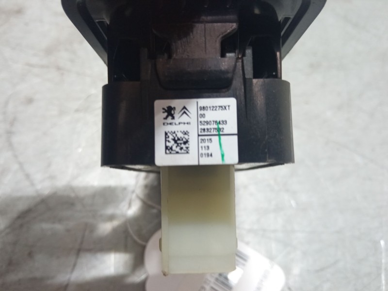 Recambio de mando elevalunas delantero izquierdo para citroën c3 ii (sc_) 1.0 vti 68 referencia OEM IAM   