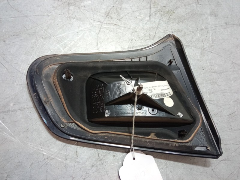 Recambio de piloto trasero porton derecho para citroën c3 ii (sc_) 1.0 vti 68 referencia OEM IAM   