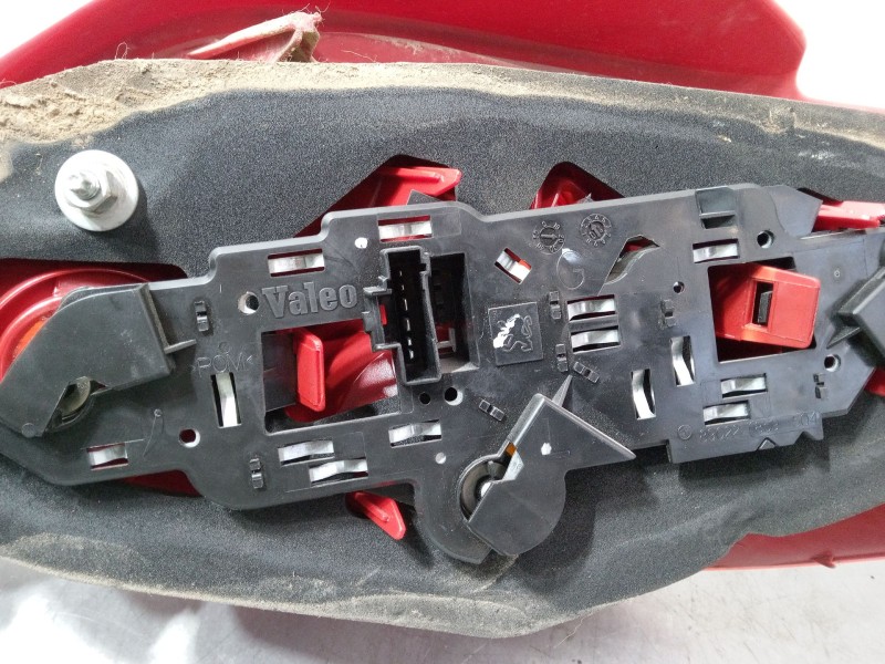 Recambio de piloto trasero izquierdo para peugeot 307 (3a/c) 1.4 16v referencia OEM IAM   