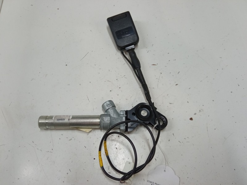 Recambio de anclaje cinturon delantero izquierdo para peugeot partner monospace (5_, g_) 1.6 hdi 90 referencia OEM IAM   