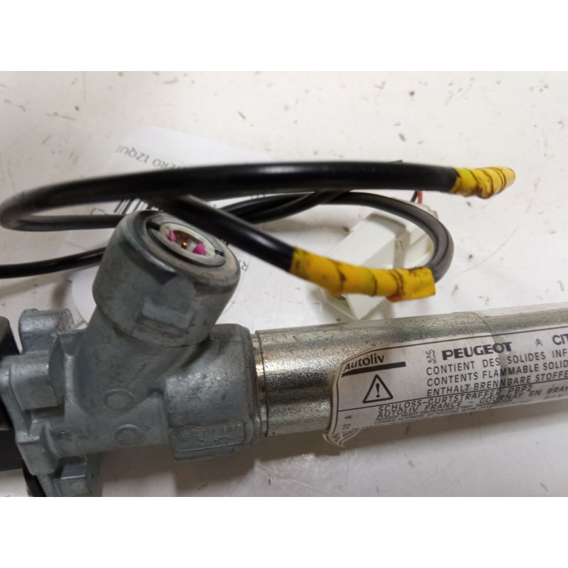 Recambio de anclaje cinturon delantero izquierdo para peugeot partner monospace (5_, g_) 1.6 hdi 90 referencia OEM IAM   