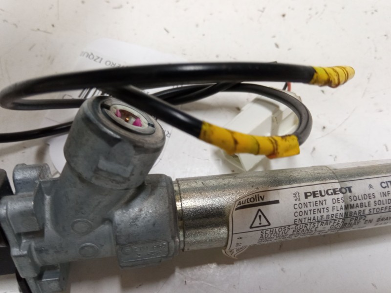 Recambio de anclaje cinturon delantero izquierdo para peugeot partner monospace (5_, g_) 1.6 hdi 90 referencia OEM IAM   