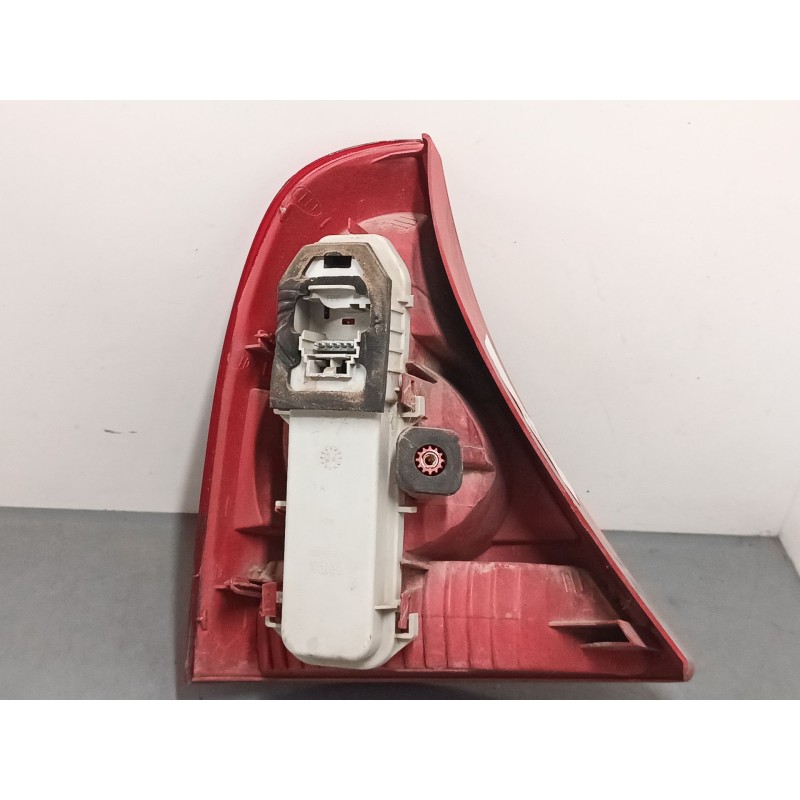 Recambio de piloto trasero derecho para renault clio ii (bb_, cb_) 1.5 dci (b/cb08) referencia OEM IAM   