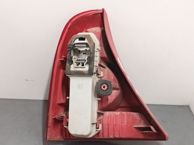 Recambio de piloto trasero derecho para renault clio ii (bb_, cb_) 1.5 dci (b/cb08) referencia OEM IAM   