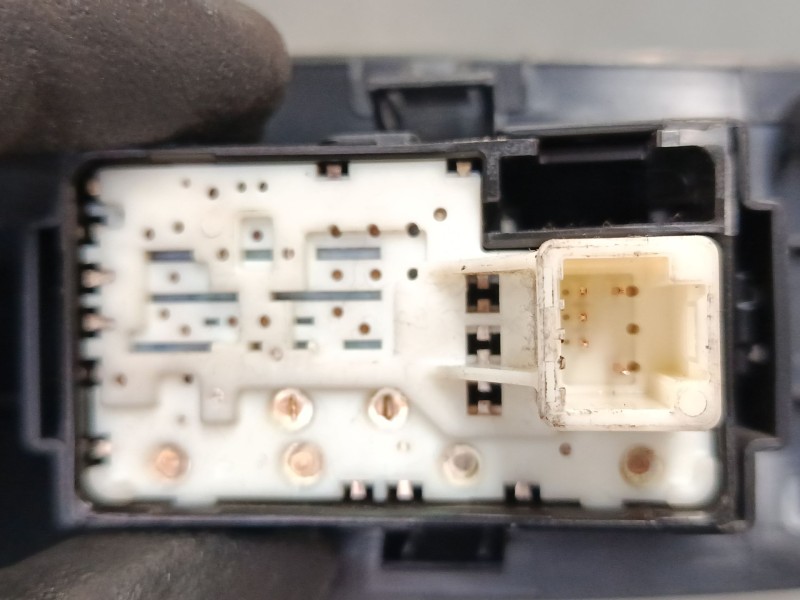 Recambio de mando elevalunas delantero derecho para toyota auris (_e15_) 2.0 d-4d (ade150_) referencia OEM IAM   