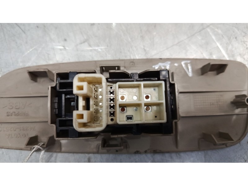 Recambio de mando elevalunas delantero derecho para toyota auris (_e15_) 2.2 d (ade157_, ade151_) referencia OEM IAM   