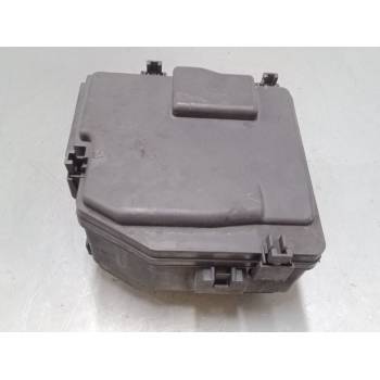 CAJA RELES / FUSIBLES 