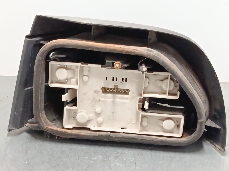 Recambio de piloto trasero derecho para renault clio i (b/c57_, 5/357_) 1.4 referencia OEM IAM 7700796118  