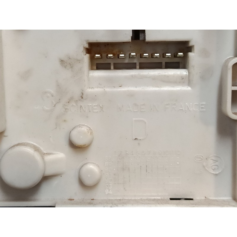 Recambio de piloto trasero derecho para renault clio i (b/c57_, 5/357_) 1.4 referencia OEM IAM 7700796118  