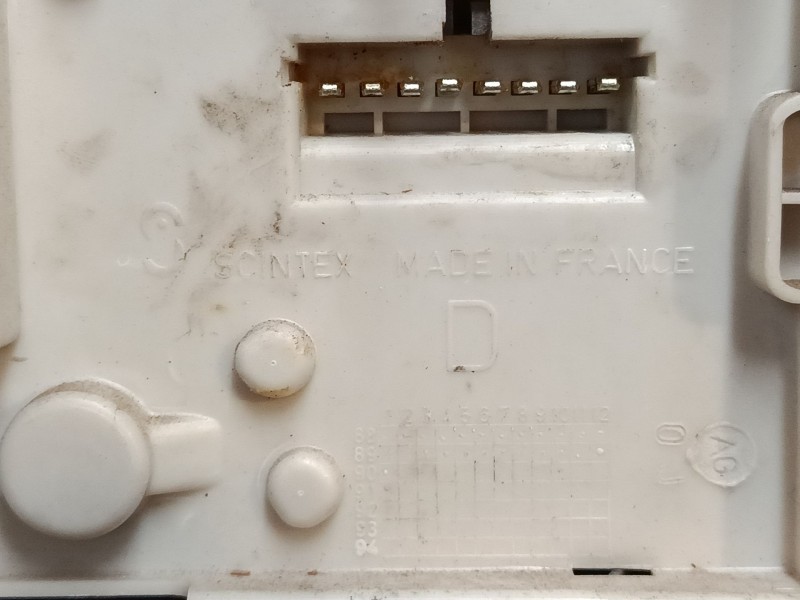 Recambio de piloto trasero derecho para renault clio i (b/c57_, 5/357_) 1.4 referencia OEM IAM 7700796118  