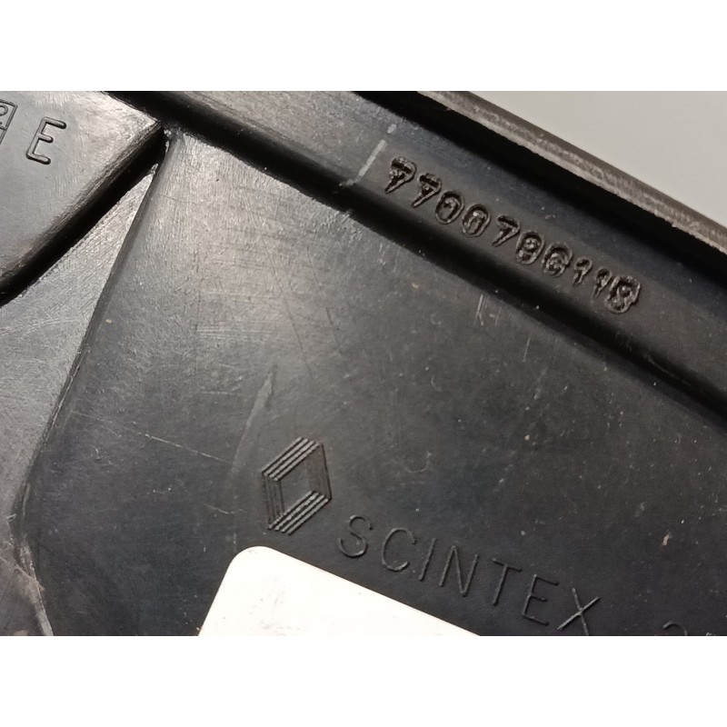 Recambio de piloto trasero derecho para renault clio i (b/c57_, 5/357_) 1.4 referencia OEM IAM 7700796118  